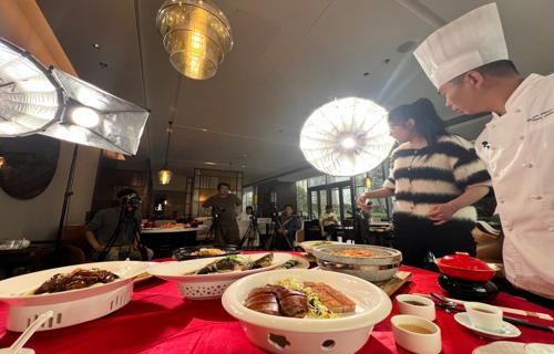 集采药品意见征集韩正会见美代表并交流